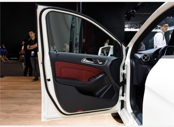 奔驰B级 2016款 B 200 臻藏版 车厢座椅   前门板