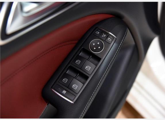 奔驰B级 2016款 B 200 臻藏版 车厢座椅   门窗控制