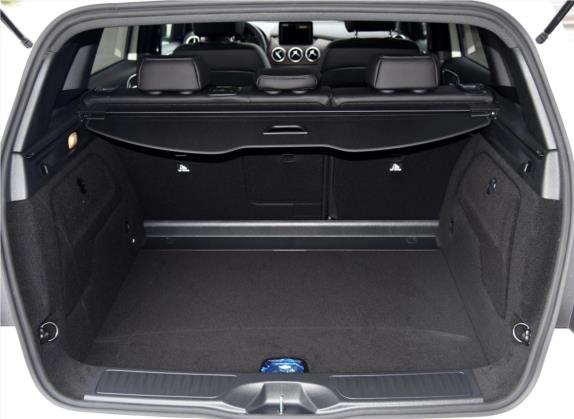 奔驰B级 2017款 B 200 豪华型 车厢座椅   后备厢