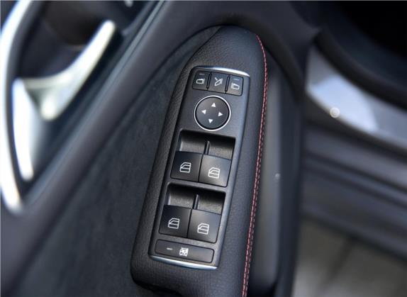 奔驰B级 2017款 B 260 运动型 车厢座椅   门窗控制