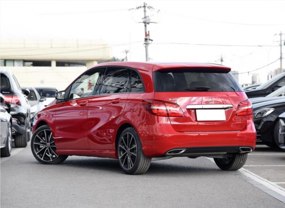 奔驰B级 2019款 B 200 豪华型 外观   斜后