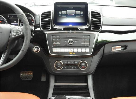 奔驰GLE新能源 2017款 GLE 500e 4MATIC 中控类   中控台