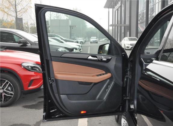奔驰GLE新能源 2017款 GLE 500e 4MATIC 车厢座椅   前门板