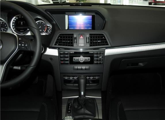 奔驰E级(进口) 2012款 E 200 CGI Coupe 中控类   中控台