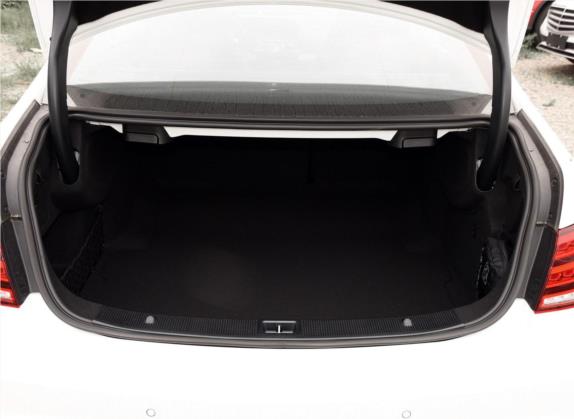 奔驰E级(进口) 2016款 E 260 轿跑车 灵动版 车厢座椅   后备厢