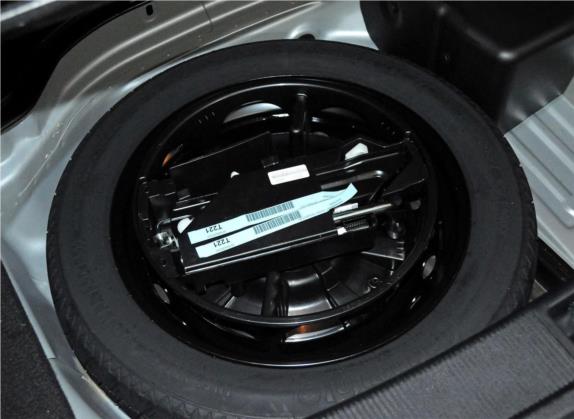 奔驰E级(进口) 2016款 E 320 轿跑车 灵动版 其他细节类   备胎