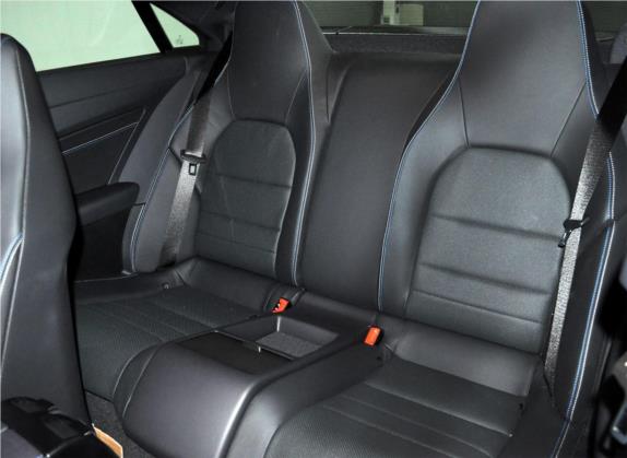 奔驰E级(进口) 2016款 E 320 轿跑车 灵动版 车厢座椅   后排空间