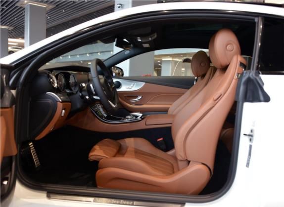 奔驰E级(进口) 2017款 E 200 4MATIC 轿跑车 车厢座椅   前排空间