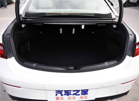 奔驰E级(进口) 2019款 E 300 轿跑车 车厢座椅   后备厢
