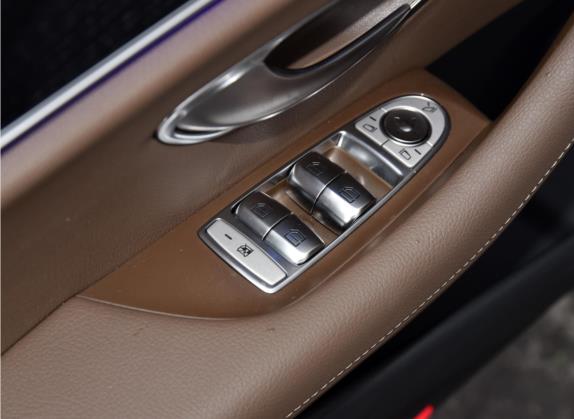 奔驰E级(进口) 2021款 改款 E 300 运动版 车厢座椅   门窗控制