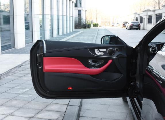 奔驰E级(进口) 2021款 改款 E 300 轿跑车 车厢座椅   前门板