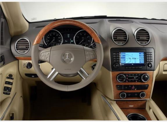 奔驰GL级 2006款 GL 450 4MATIC 中控类   驾驶位