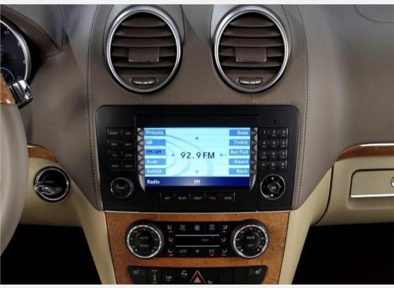奔驰GL级 2006款 GL 450 4MATIC 中控类   中控台