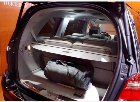 奔驰GL级 2006款 GL 450 4MATIC 车厢座椅   后备厢