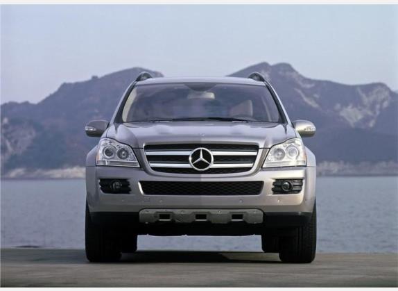 奔驰GL级 2006款 GL 450 4MATIC 外观   正前