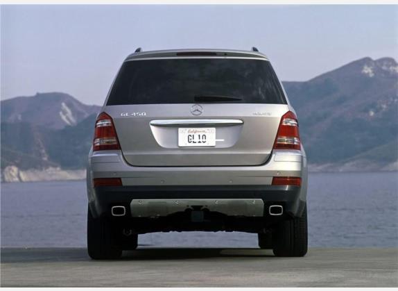 奔驰GL级 2006款 GL 450 4MATIC 外观   正后
