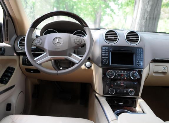 奔驰GL级 2011款 GL 450 4MATIC尊贵型 中控类   驾驶位