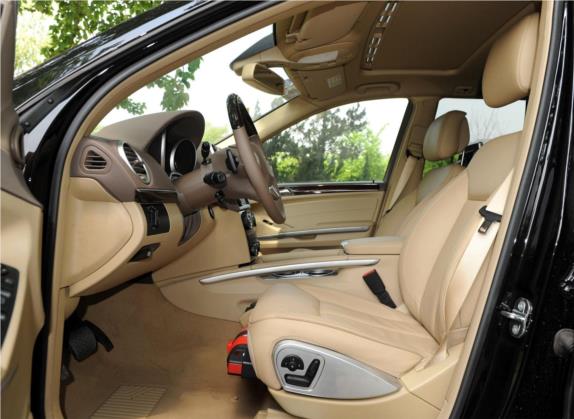 奔驰GL级 2011款 GL 450 4MATIC尊贵型 车厢座椅   前排空间