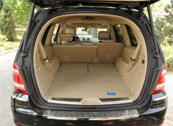 奔驰GL级 2011款 GL 450 4MATIC尊贵型 车厢座椅   后备厢