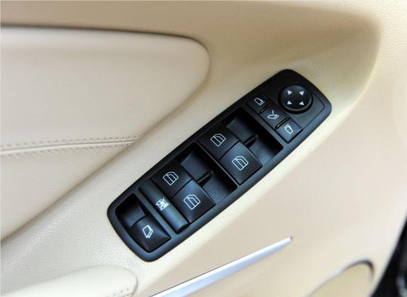 奔驰GL级 2011款 GL 450 4MATIC尊贵型 车厢座椅   门窗控制