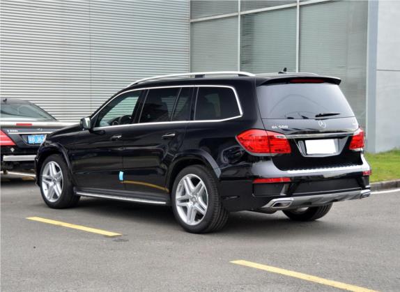 奔驰GL级 2013款 GL 500 4MATIC 外观   斜后