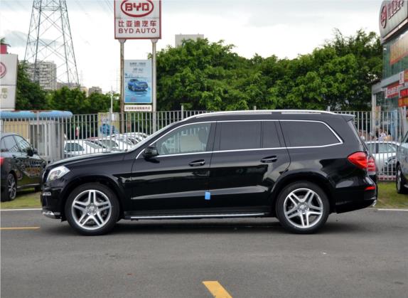 奔驰GL级 2013款 GL 500 4MATIC 外观   正侧