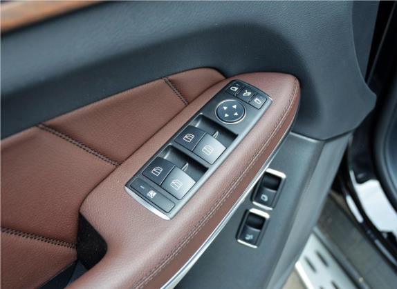 奔驰GL级 2013款 GL 500 4MATIC 车厢座椅   门窗控制