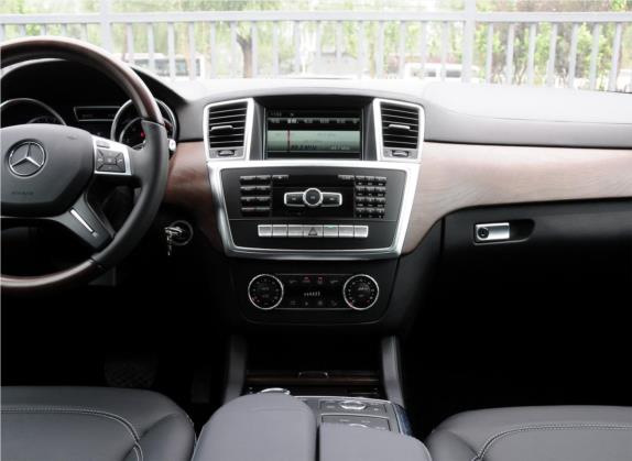 奔驰GL级 2014款 GL 400 4MATIC豪华型 中控类   中控台