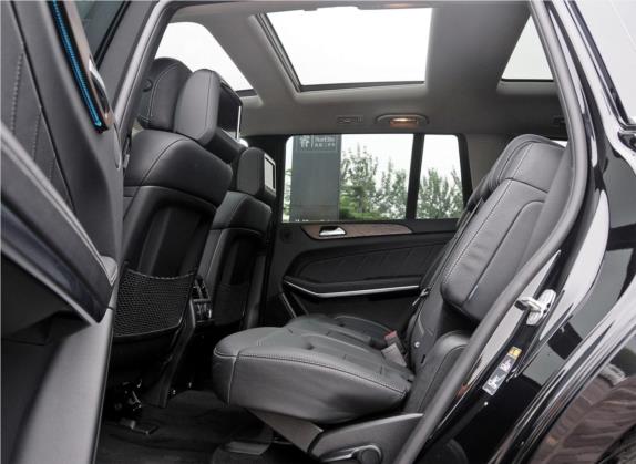 奔驰GL级 2014款 GL 400 4MATIC豪华型 车厢座椅   后排空间