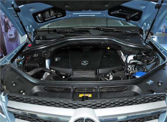 奔驰GL级 2014款 GL 350 CDI 4MATIC 其他细节类   发动机舱