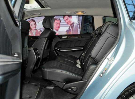 奔驰GL级 2014款 GL 350 CDI 4MATIC 车厢座椅   后排空间