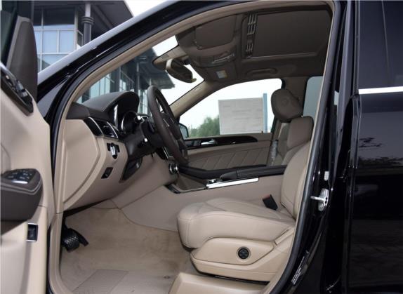 奔驰GL级 2015款 GL 350 CDI 4MATIC 车厢座椅   前排空间