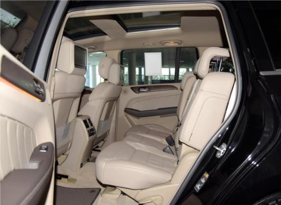奔驰GL级 2015款 GL 400 4MATIC动感型 车厢座椅   后排空间