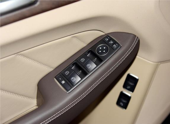 奔驰GL级 2015款 GL 400 4MATIC动感型 车厢座椅   门窗控制