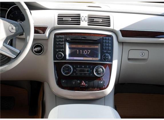 奔驰R级 2007款 R 500 L 4MATIC 中控类   中控台