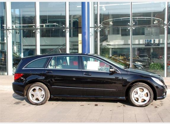 奔驰R级 2007款 R 500 L 4MATIC 外观   正侧