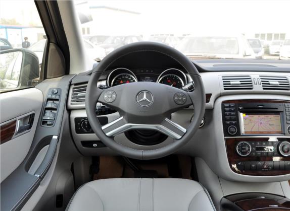 奔驰R级 2010款 R 350 L 4MATIC 中控类   驾驶位