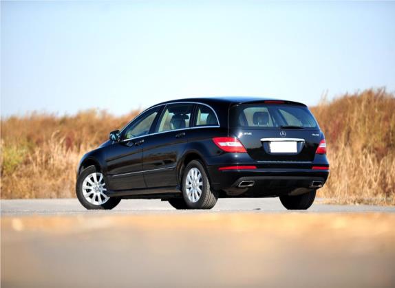 奔驰R级 2010款 R 350 L 4MATIC 外观   斜后