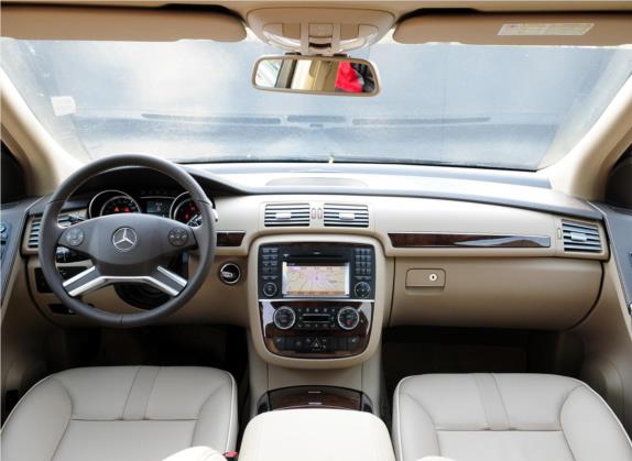 奔驰R级 2010款 R 500 L 4MATIC 中控类   中控全图