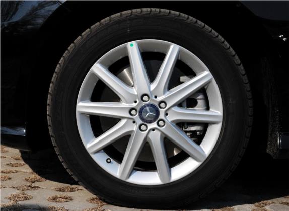 奔驰R级 2010款 R 500 L 4MATIC 其他细节类   前轮