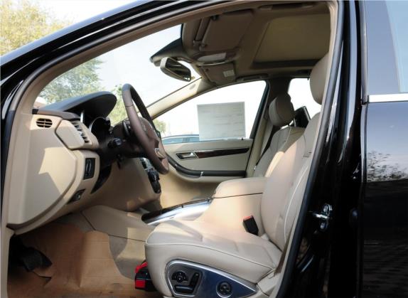 奔驰R级 2010款 R 500 L 4MATIC 车厢座椅   前排空间