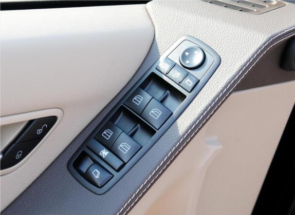奔驰R级 2010款 R 500 L 4MATIC 车厢座椅   门窗控制
