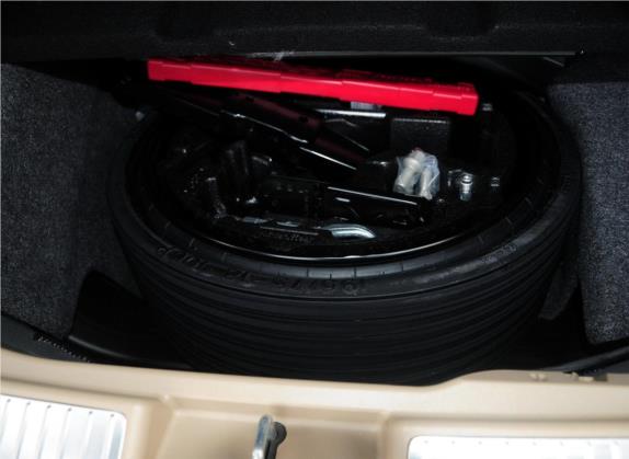 奔驰R级 2011款 R 300 L 商务型 其他细节类   备胎