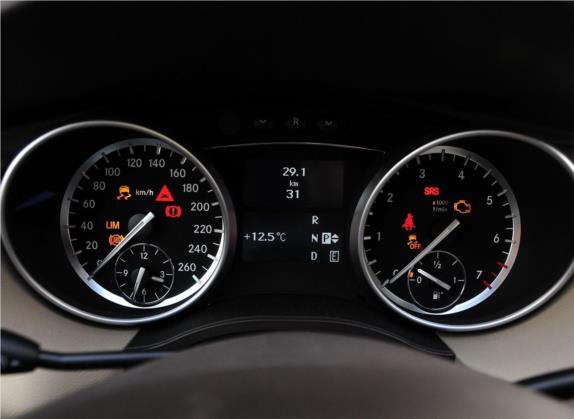 奔驰R级 2011款 R 300 L 商务型 中控类   仪表盘