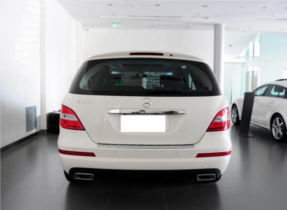 奔驰R级 2011款 R 300 L 豪华型 外观   正后