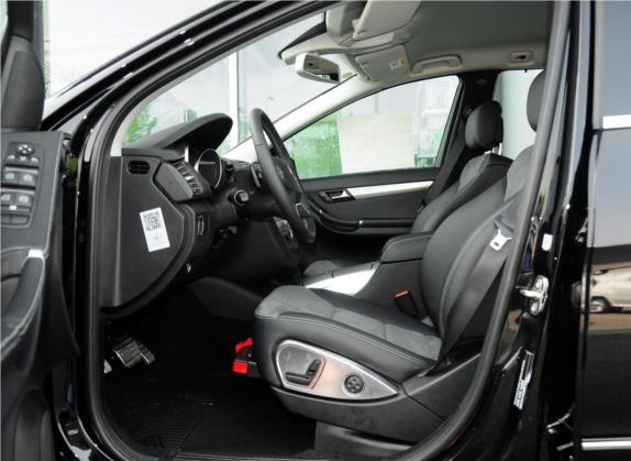 奔驰R级 2014款 R 320 4MATIC 商务型 车厢座椅   前排空间