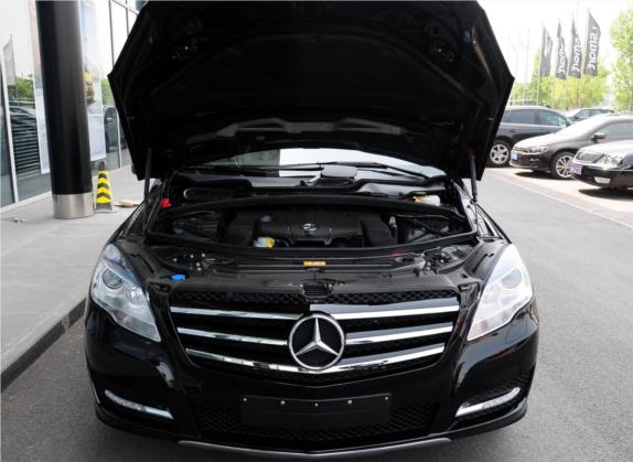 奔驰R级 2014款 R 320 4MATIC 豪华型 其他细节类   发动机舱