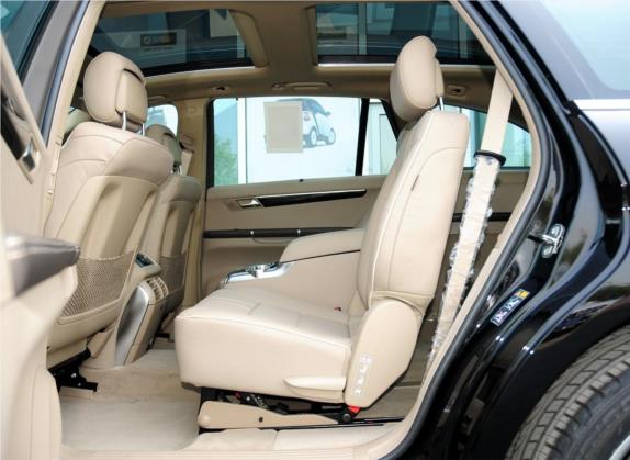 奔驰R级 2014款 R 320 4MATIC 豪华型 车厢座椅   后排空间