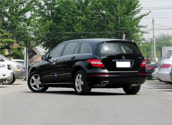 奔驰R级 2014款 R 320 4MATIC 豪华型 外观   斜后