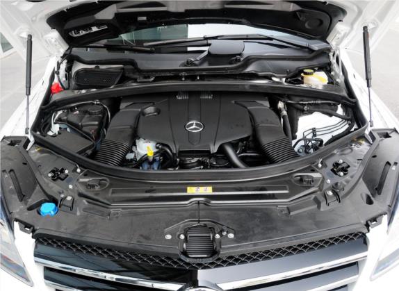 奔驰R级 2014款 R 400 4MATIC 豪华型 其他细节类   发动机舱
